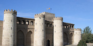 Vista del Palacio de La Aljafería en Zaragoza.